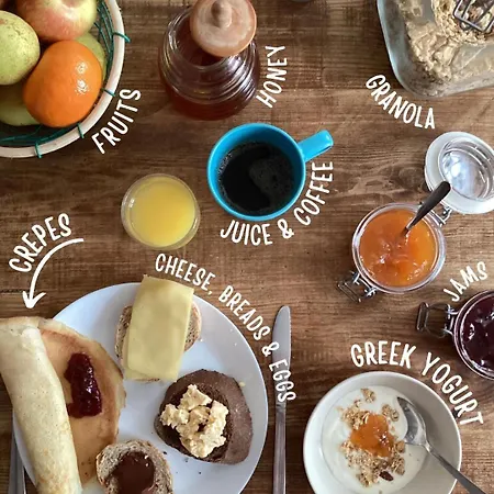 Living Lounge Hostel