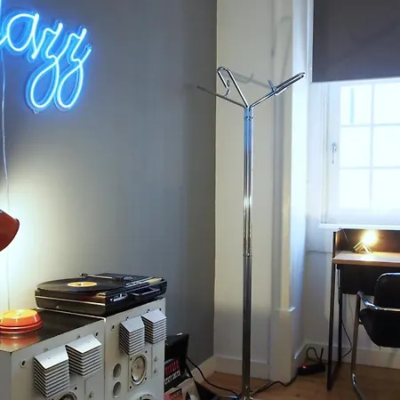 Living Lounge 旅馆 *