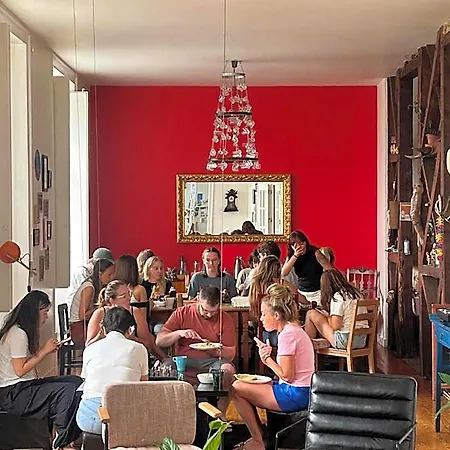 Hostel Living Lounge