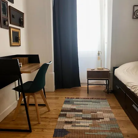 Hostel Living Lounge *