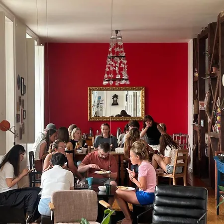 Hostel Living Lounge *