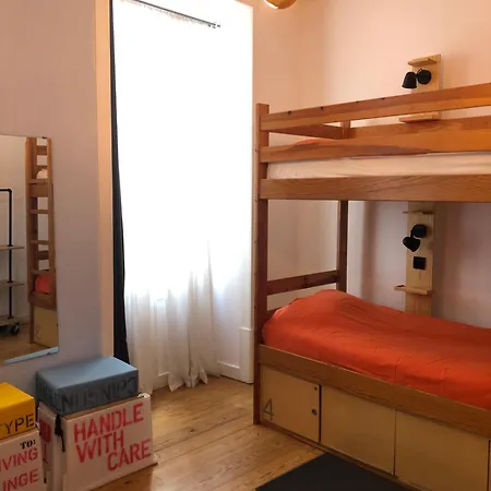 Living Lounge Hostal *